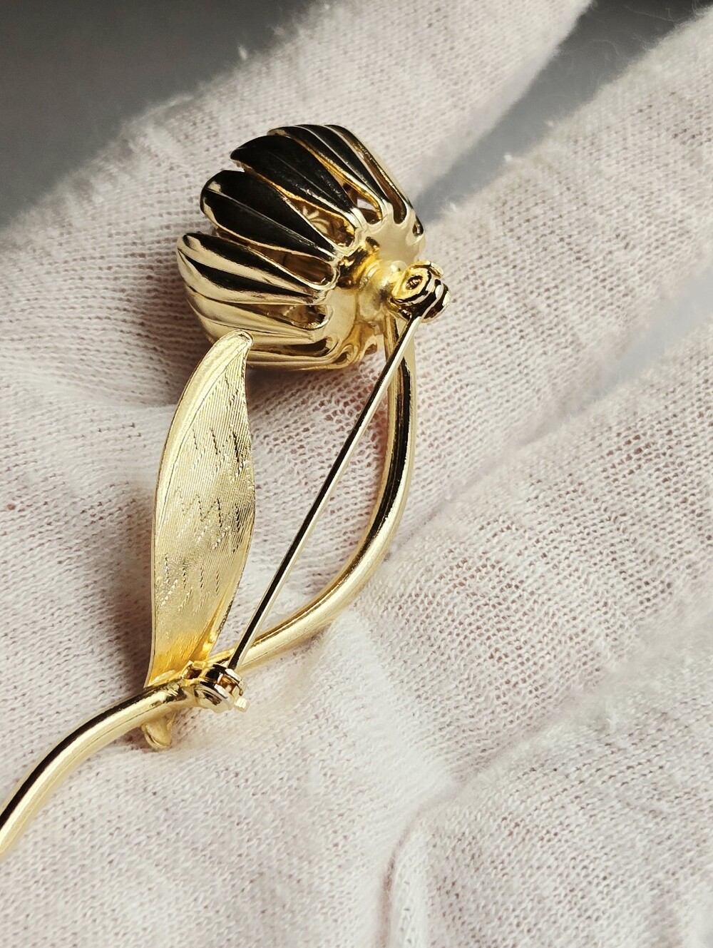 Vintage Gold-Tone Floral Brooch with Clear Crystal - Picture 14 of 17